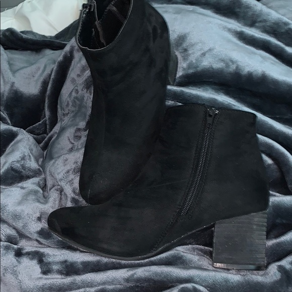 black booties 🤩 - Picture 1 of 1